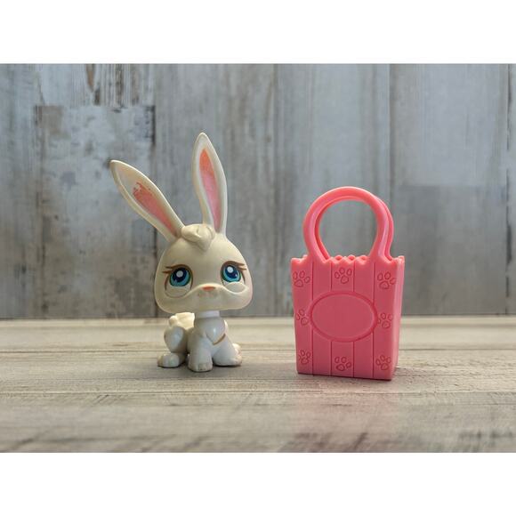 Littlest Pet Shop LPS Vintage White Bunny Rabbit Blue eyes Pink Magnet - Picture 1 of 3
